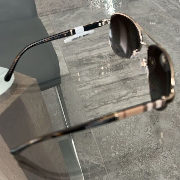 Burberry Pilot-Shaped Sunglasses, Light Gold & Brown Gradient Lens, NWT - Picture 9 of 16